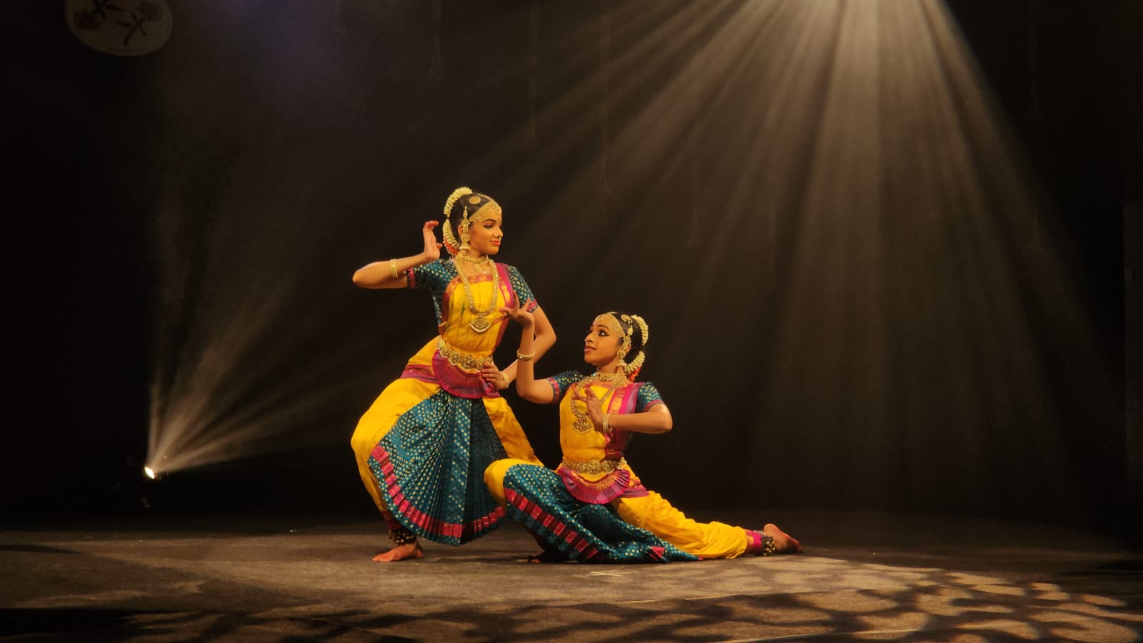 Siblings Perform 2 Hours Of Non-stop Bharatanatyam In Covai